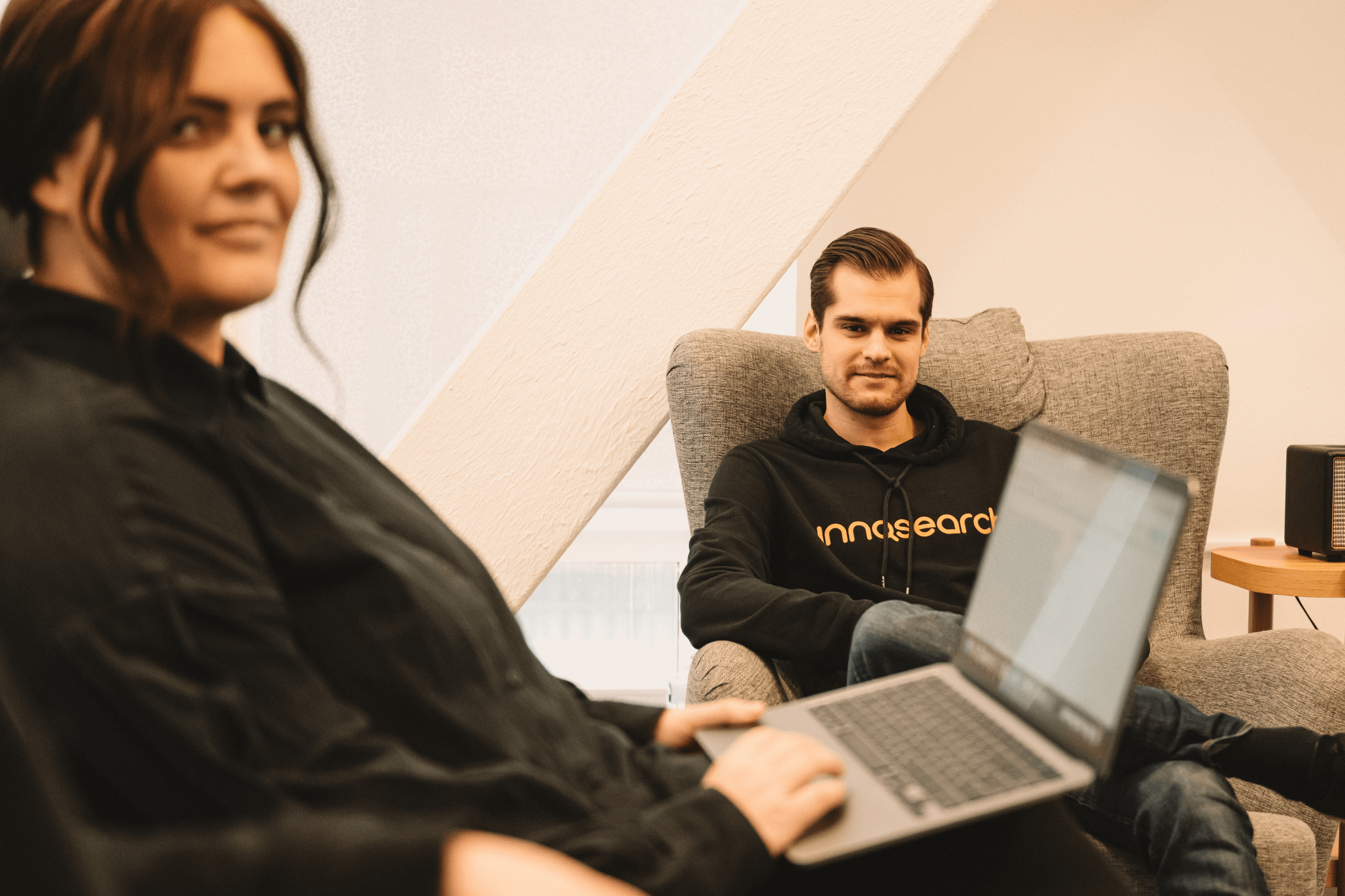 Vad är LLMS.txt och hur fungerar det i praktiken? Johanna och Hampus diskuterar det!